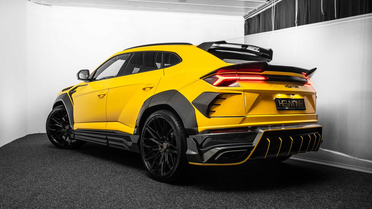 24wheel_news's tweet photo. #Lamborghini dare to stare at this beastly #Urus with 820 HP loses some weight as carbon fiber sheds kilos by aftermarket #KeyVany #LamborghiniUrus #Aventador #Huracan https://t.co/Hj5Qci5PYQ