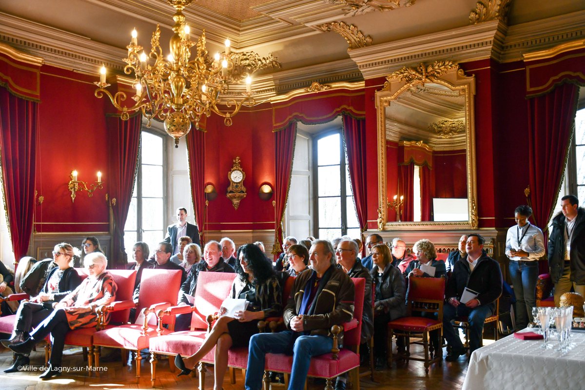 AxonePromotion's tweet photo. Cocktail d'accueil, en l'honneur des propriétaires du Clos Latinius, à l'Hôtel de @VilledeLagny . Un moment de partage et de convivialité entre les nouveaux latignaciens, la ville et les équipes Axone. 🥂
#event #ville #immobilier https://t.co/jWH3t8AFFB