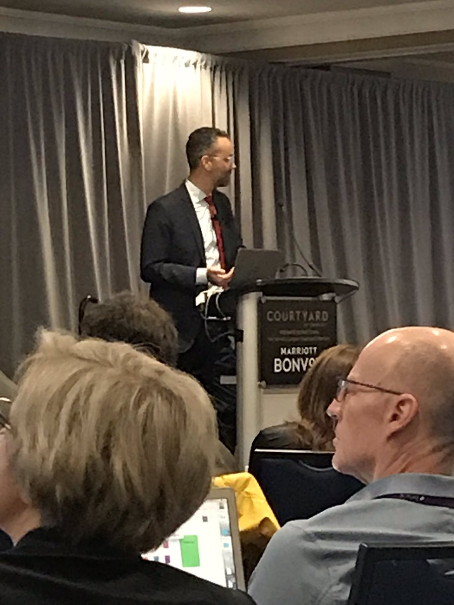 ExL_DalAC's tweet photo. Keynote speaker @pedrobarataTO, Executive Director with the Future Skills Centre talks on changes driving the evolution of work. #Conted20 #FormCont2020 #lifelonglearning https://t.co/8NeLyEGe4Y