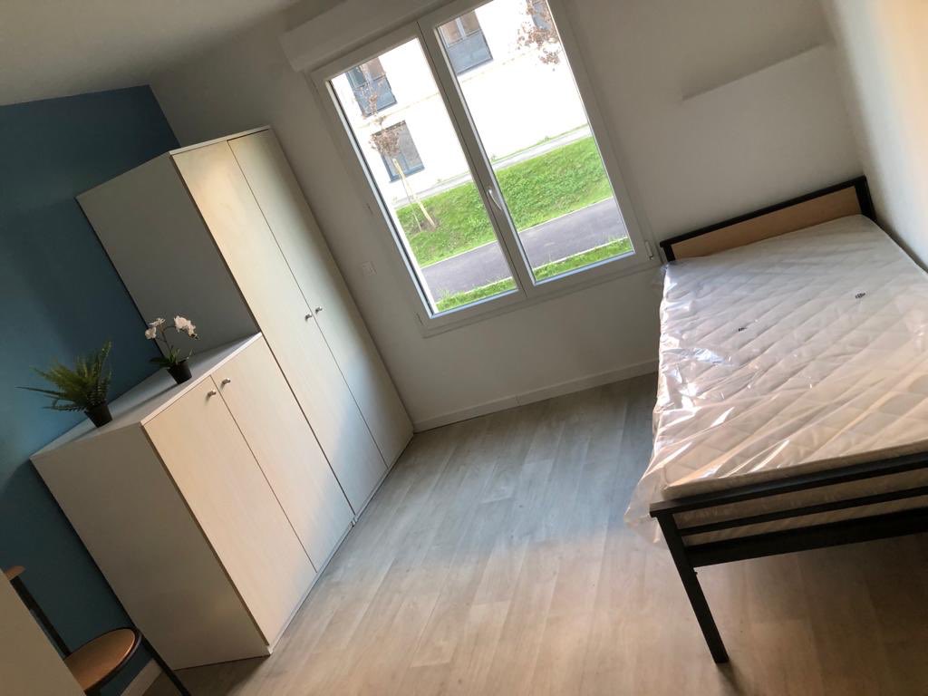 gdarrieussecq's tweet photo. J’ai le plaisir d’inaugurer 150 logements neufs à destination des militaires à la caserne Joffre-Drouot de Versailles. Améliorer les conditions d’hébergement de nos soldats est une priorité. 1 Mds € d’engagement de travaux sont prévus entre 2019-2025. 
#planhébergement #LPM https://t.co/Drh8Xz9Jzi