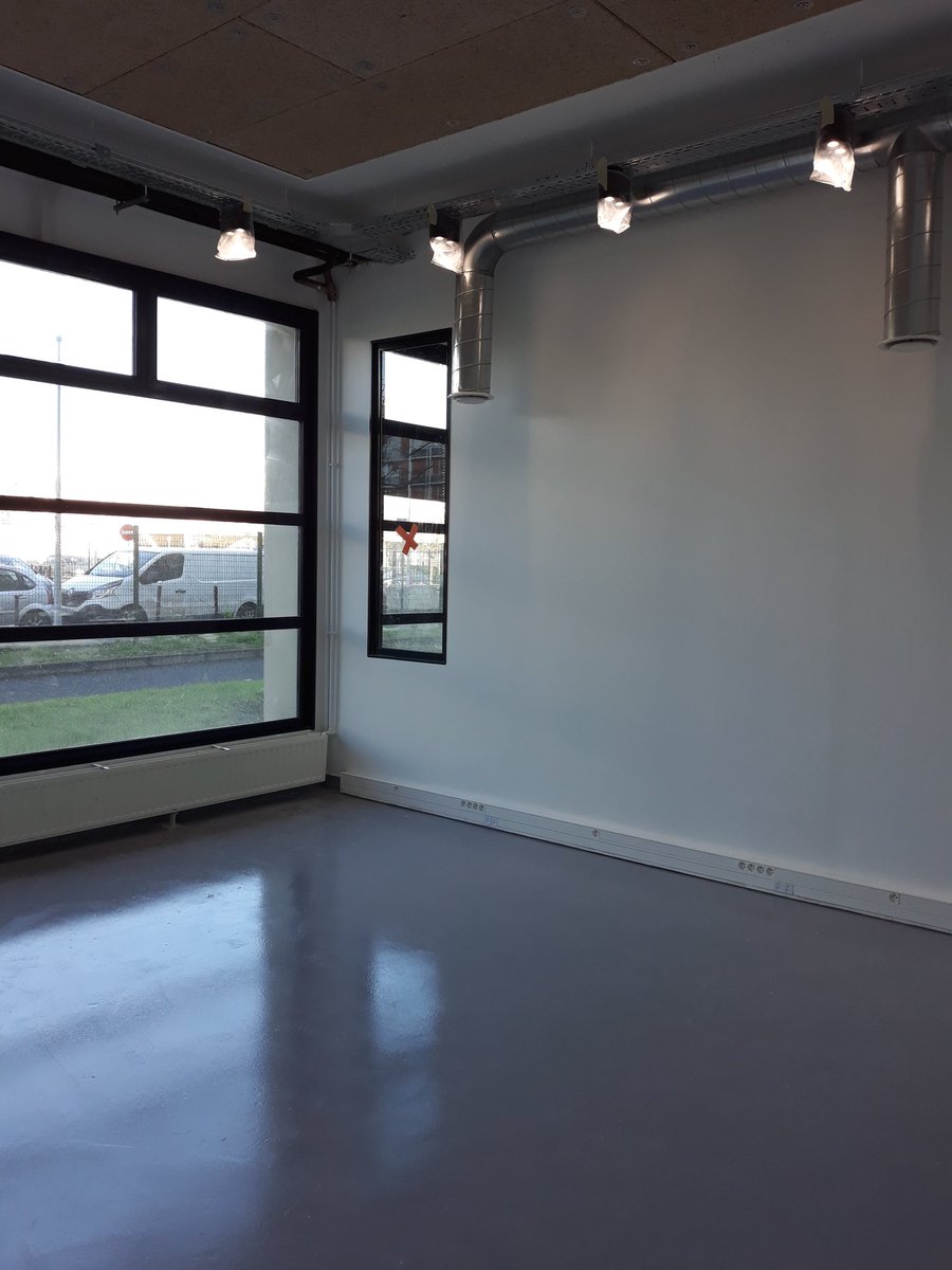 ArtheRenarde's tweet photo. [ #Faclab #Numixs #CY Cergy Paris Université
Cela sent bon la peinture fraîche à l'IUT !
Hâte de venir faire des projets avec mes étudiants @mmisarcelles dans ce bel espace !
Numixs, les Mixités Numériques à @VilleSarcelles
Merci à notre partenaire #CARPF
@chsoufir https://t.co/aBmPPuyljn