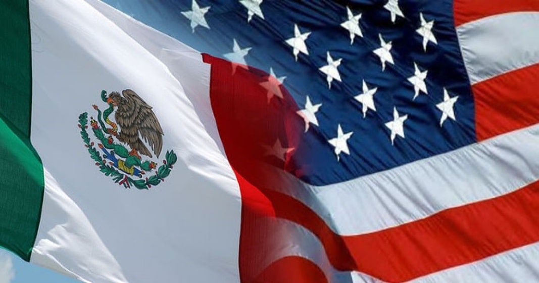 🔵COMERCIO ENTRE MÉXICO🇲🇽 Y ESTADOS UNIDOS🇺🇸 A NIVEL RÉCORD EN 2019 ⚠️Cuando en 2017 todo apuntaba a una ruptura en #comercio entre #México y Estados Unidos con las amenazas del recién llegado a la Casa Blanca, Donald Trump, en contra... 🖥bit.ly/39eDnA0 @El_Semanario
