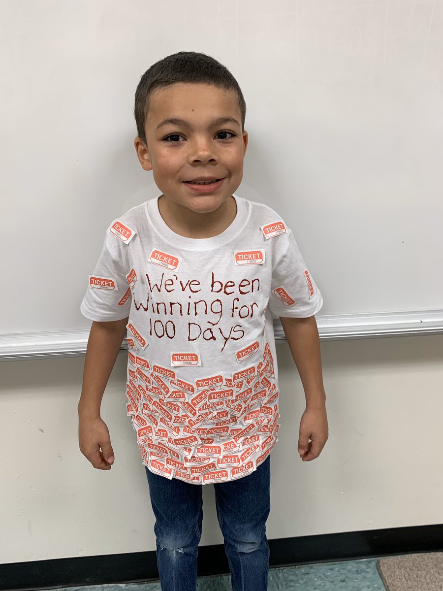 Happy 100th Day of School!!! Third graders are excited about their activities today. #vogelpoud #100days <a href="/SeguinISD/">Seguin ISD</a> <a href="/Bentleyvogel3/">Cynthia B.</a>