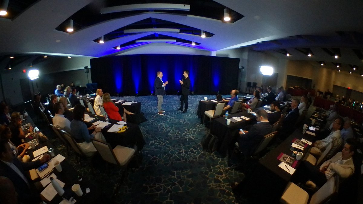 MarquezVelez's tweet image. The art of effectiness #beettv #andyplesser #blockgraph #liveramptv #truoptik #beetretreatsanjuan2020 #beettvretreat #beetretreatsanjuan #beettv @Beet_TV @beettv