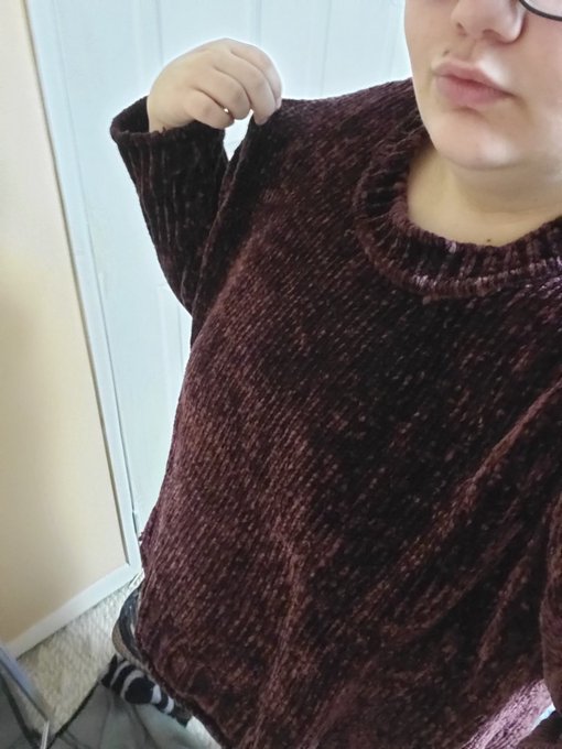 I may be a hoe but I still get cold so I added a sweater lol https://t.co/XsTxNRNG1b