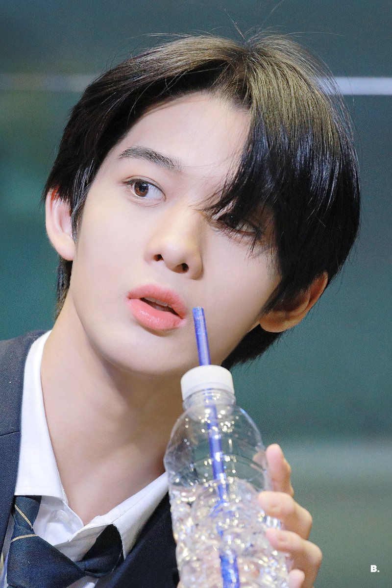 bbb_0510's tweet photo. 팬싸가 오천년쯤 지나서야 고화질을 올리기 시작하는데. . 
#배진영 #BAEJINYOUNG #CIX https://t.co/yLlYq0rmfi