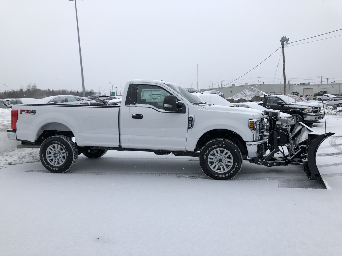 MacPheeFord's tweet photo. Looking for the perfect workhorse? Come take a look at this brand new 2019 F-250 equipped with a massive Fisher V-Blade Plow. Make snow covered driveways and parking lots a thing of the past. Visit our commercial sales department today!! https://t.co/LyfXnqt4vj