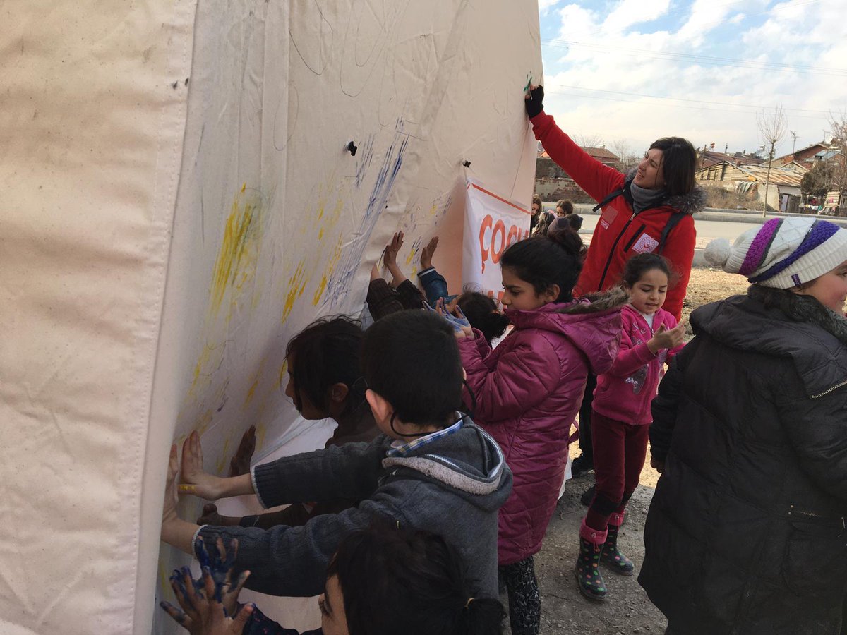 📍 Salıbaba mahallesindeyiz.

Çocuk Psikososyal destek çadırımızda çocuklarımız ile  boyama etkinliği yapıldı. <a href="/ZehraZumrutS/">Zehra Zümrüt Selçuk</a>