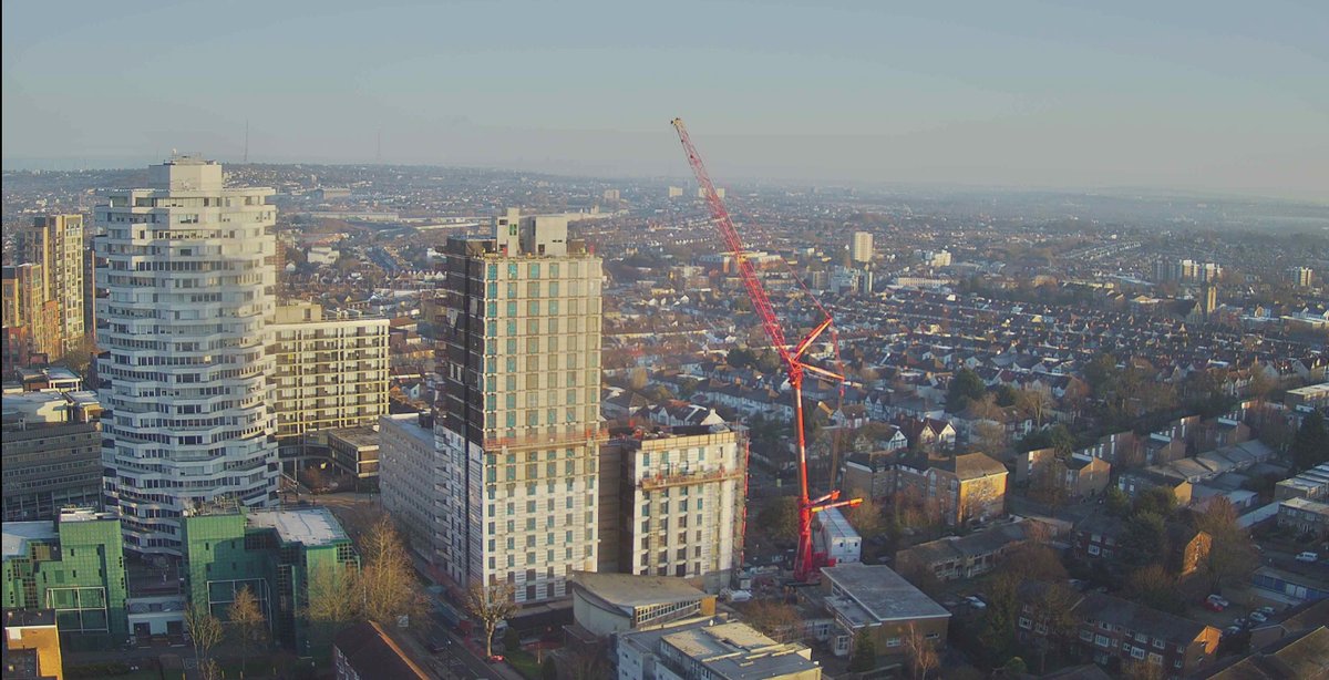Pocket_Living's tweet photo. Getting ready to lift the last few modules into #AddiscombeGroveCR0. 🙌

#croydon #modular https://t.co/24d86mreWx