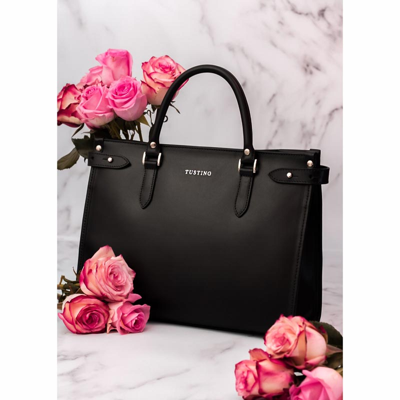 Levenger's tweet photo. Exquisite Heritage & Craftsmanship.
The new #Tusting collection has arrived. Handmade in England of elegant, hard-wearing leather to last a lifetime. ⠀
Exclusive Introductory Offer: Save 20% on the Tusting Collection. 3 Days Only • https://t.co/qNH0d95T4p https://t.co/BsXWpEf2g6