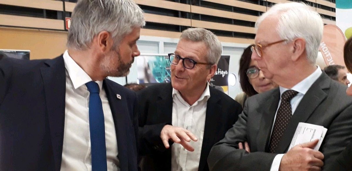 Cirfap's tweet photo. La filière Plastiques et composites sur le pont pour vous accueillir au mondial des métiers!
@Laurent Wauquiez, président de la régiin AURA a rencontré les représentants de la filière@Etienne Bechet de Balan, président d'Allizé Plasturgie AURA, et @Yvan Riva, dirigeant d'AG P ... https://t.co/qs2dCZXUOz