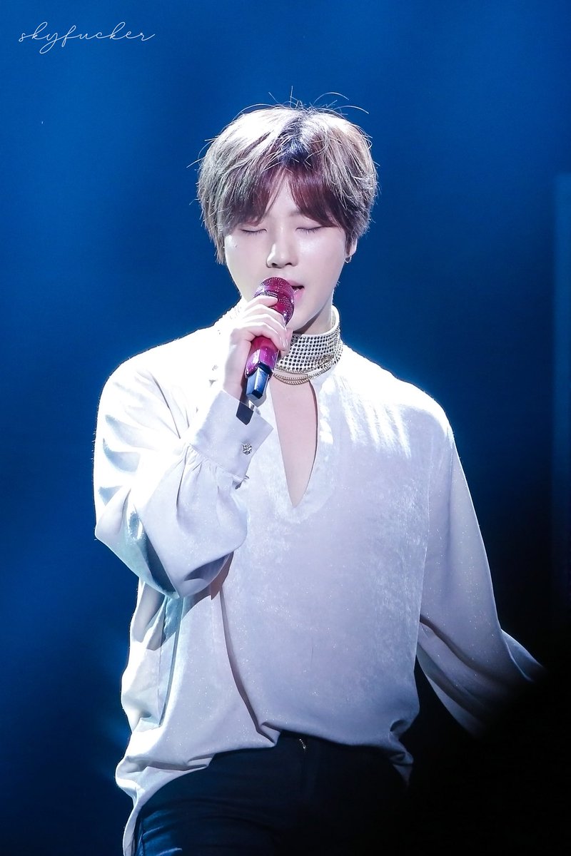 #iKON    #jinhwan #JINHWAN #진환 #김진환 #ジナン #i_DECIDE    #iKON_iDECIDE    #뛰어들게 
HBD✨✨✨✨