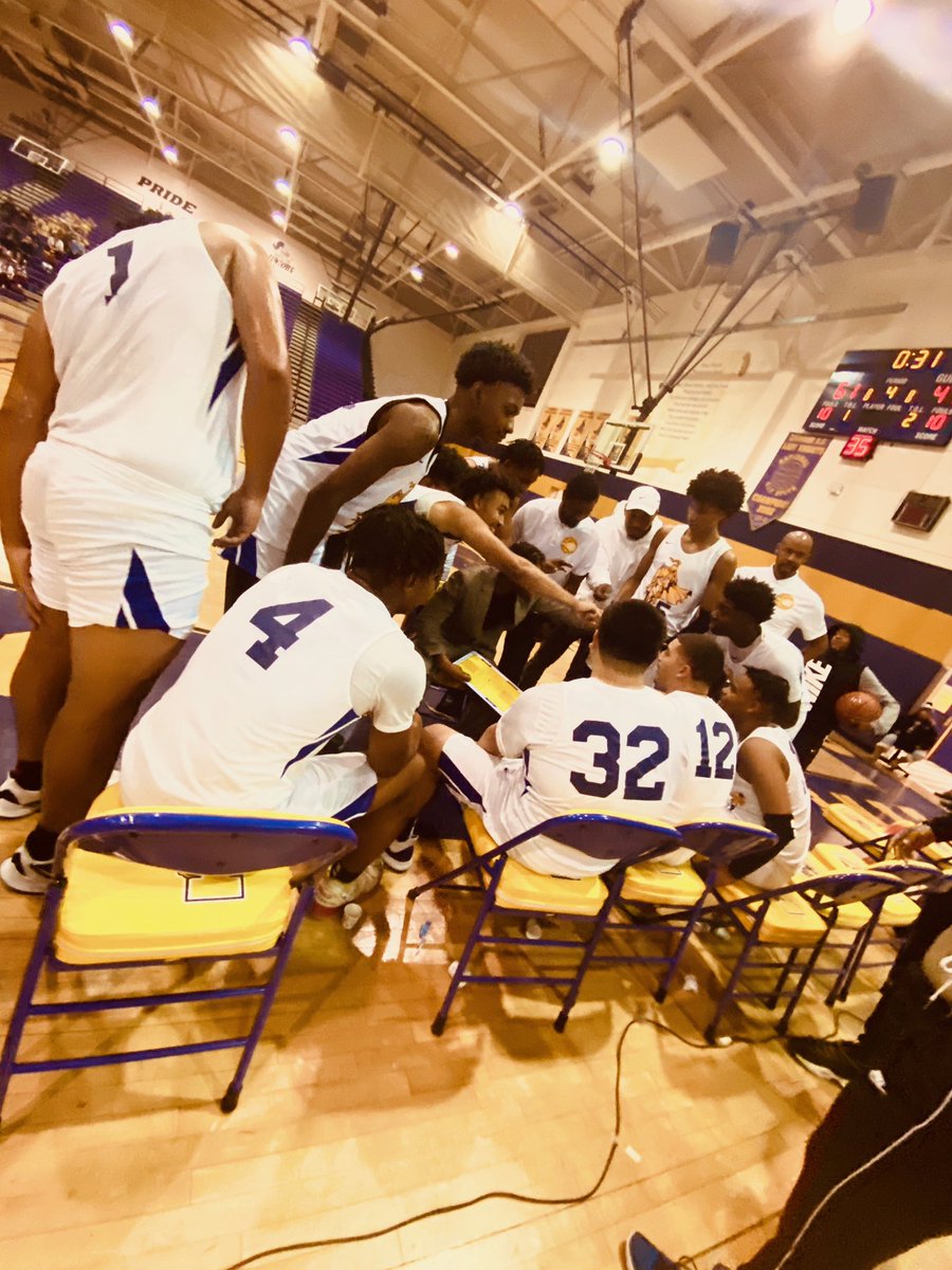 Lynwood Boys Basketball tweet media