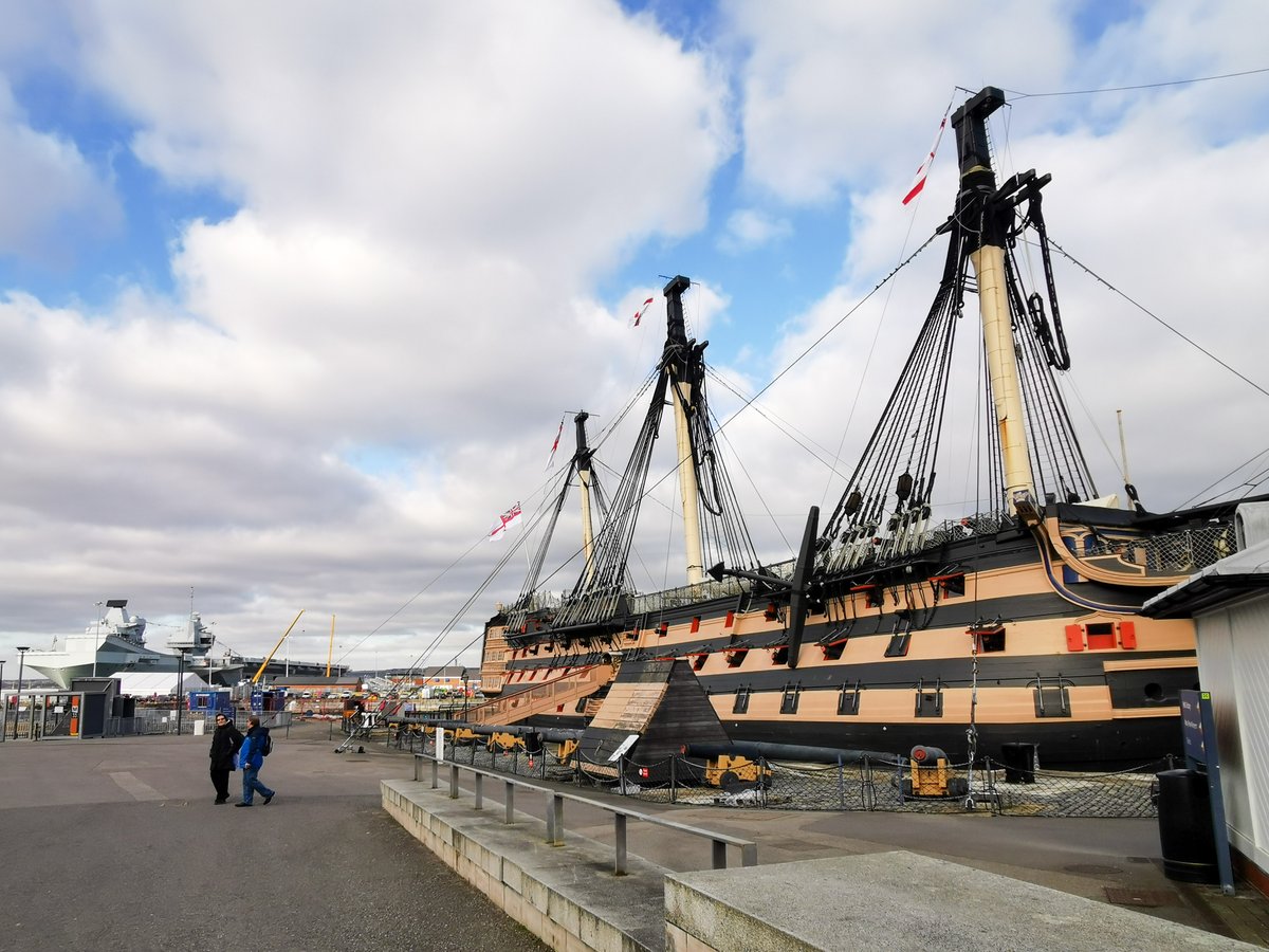 HMS Victory & @HMSPWLS dressed overall for Accession Day. 68 years since HRH Queen Elizabeth II ascended the throne, a 21-gun salute was fired in @HMNBPortsmouth at midday.
@HMS_Echo was also dressed too (but not in this photo!)