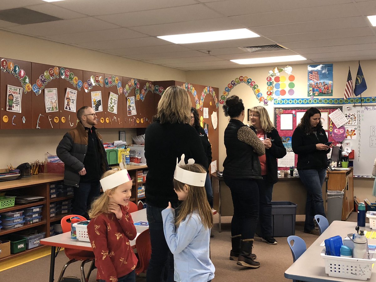 KTOY2020TeamG's tweet photo. Kindergarten loving Kagan! @SGElementary #KTOY #KSDE https://t.co/X74gZ8MFBG