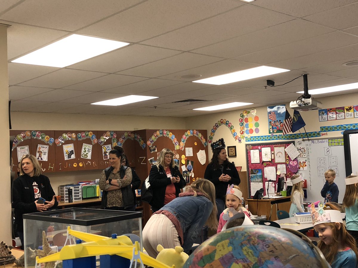 KTOY2020TeamG's tweet photo. Kindergarten loving Kagan! @SGElementary #KTOY #KSDE https://t.co/X74gZ8MFBG