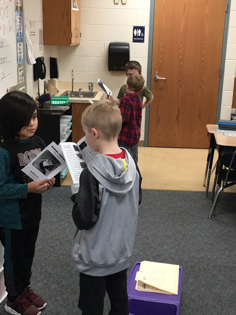 wolkingslilbots's tweet photo. Hand up, stand up, pair up....sharing the most interesting information from #sciencea-z Animals, Animals!!
@wolkingslilbots #BeRoyal https://t.co/cmMqEaDrqN
