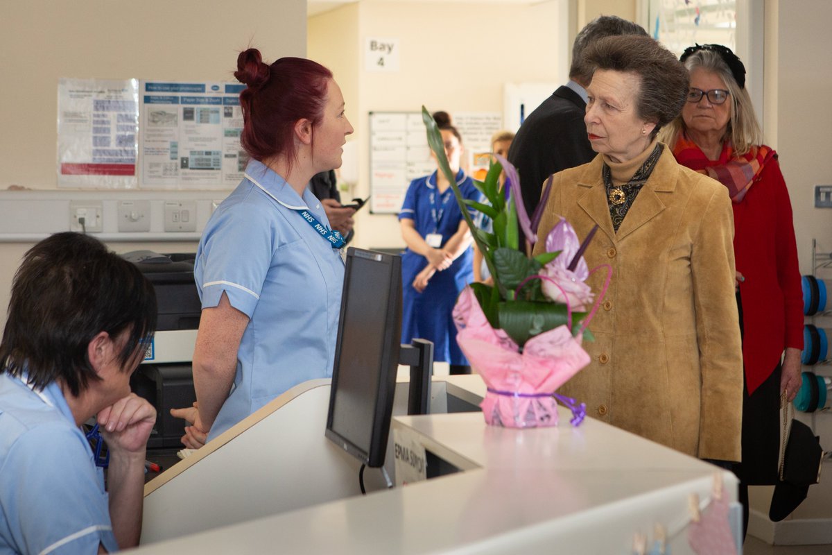 MidwivesRCM's tweet photo. Rotherham’s maternity unit was treated to a visit by the Patron of The RCM yesterday. Her Royal Highness The Princess Royal https://t.co/LE7WGFfOuk @KensingtonRoyal @RotherhamNHS_FT #midwives2020 #RCM #midwives #msws https://t.co/roK4iKu8EA