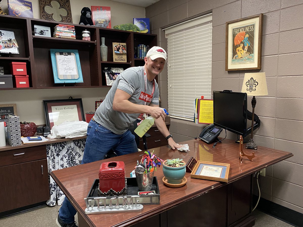 CMSSouth's tweet photo. Office staff and administrators are doing what we can to help our awesome custodial staff clean and disinfect our building, and prepare for students and staff to return to school on Monday #teamwork https://t.co/stjN47U1z4