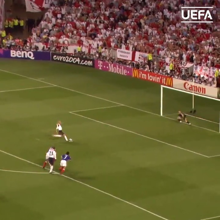  Denying David Beckham...   Happy birthday, Fabien Barthez  | 