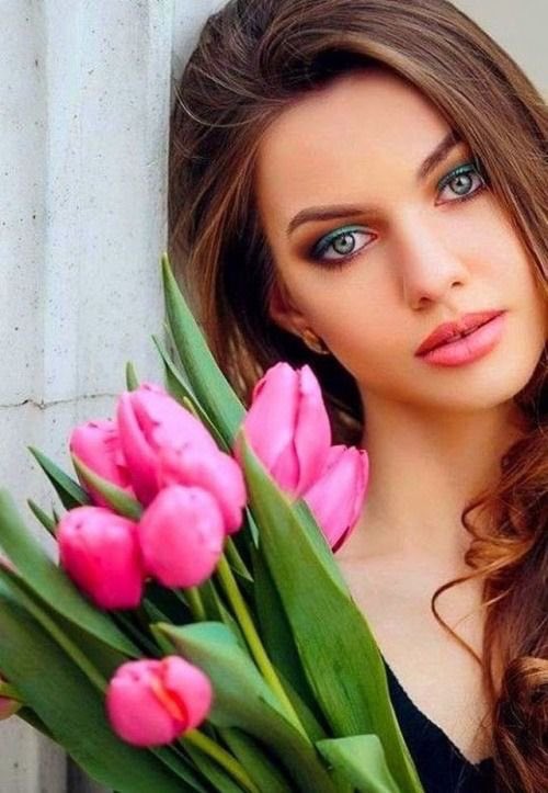 Красивое фото с тюльпанами девушки. Красота женщины. Девушка с тюльпанами. Красота девчонки. Женская красота цветы.