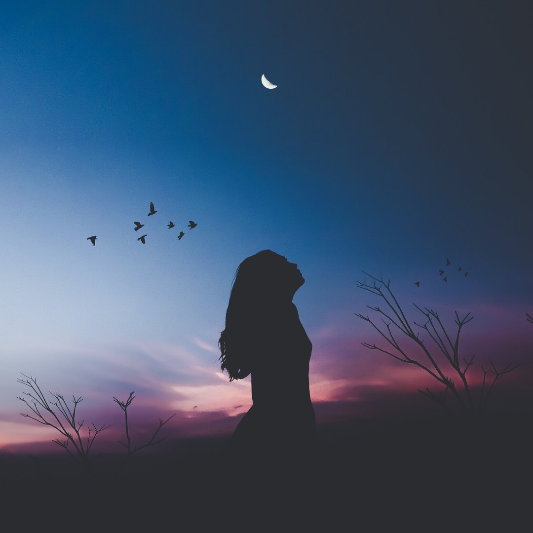 LiveLifeFwdShow's tweet photo. It’s easy to feel overwhelmed by all the negative news stories, but the best way to combat darkness is by spreading some light. Here are 20 ways we can make the world a more peaceful place, from @ReadersDigestCA: https://t.co/t3bhbExVwu https://t.co/K0jZhsIrCk
