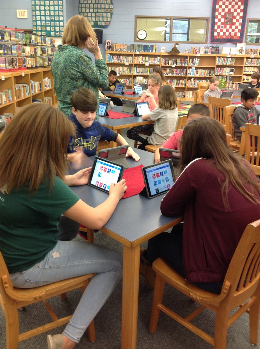 FesCommons's tweet photo. Working on Digital Citizenship #HCSLibraryMedia #HCSLibraries #ForestbrookElementary #horrycountyschools #HCSinfo #learningcommons #LeadHCS https://t.co/dO3IZNZfyz