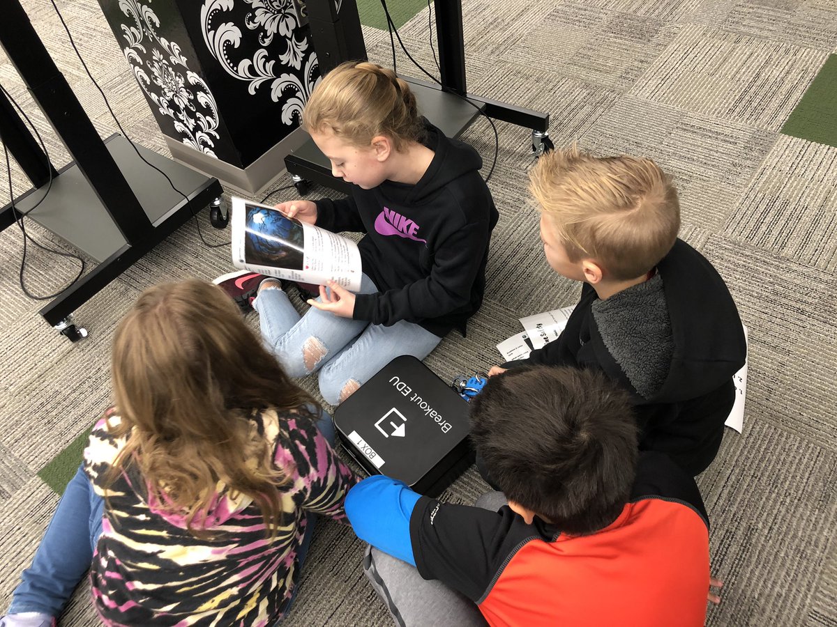 Harry Potter’s wand was stolen because he posted to much info on social media. Luckily, these <a href="/StuberElem/">Stuber Elementary</a> 3rd graders used their digital citizenship knowledge to <a href="/breakoutEDU/">Breakout EDU</a> of the box and find out who stole it!🎉 #stubersparkssuccess #pisdlibrary #Prosper4ward #TransformProsper