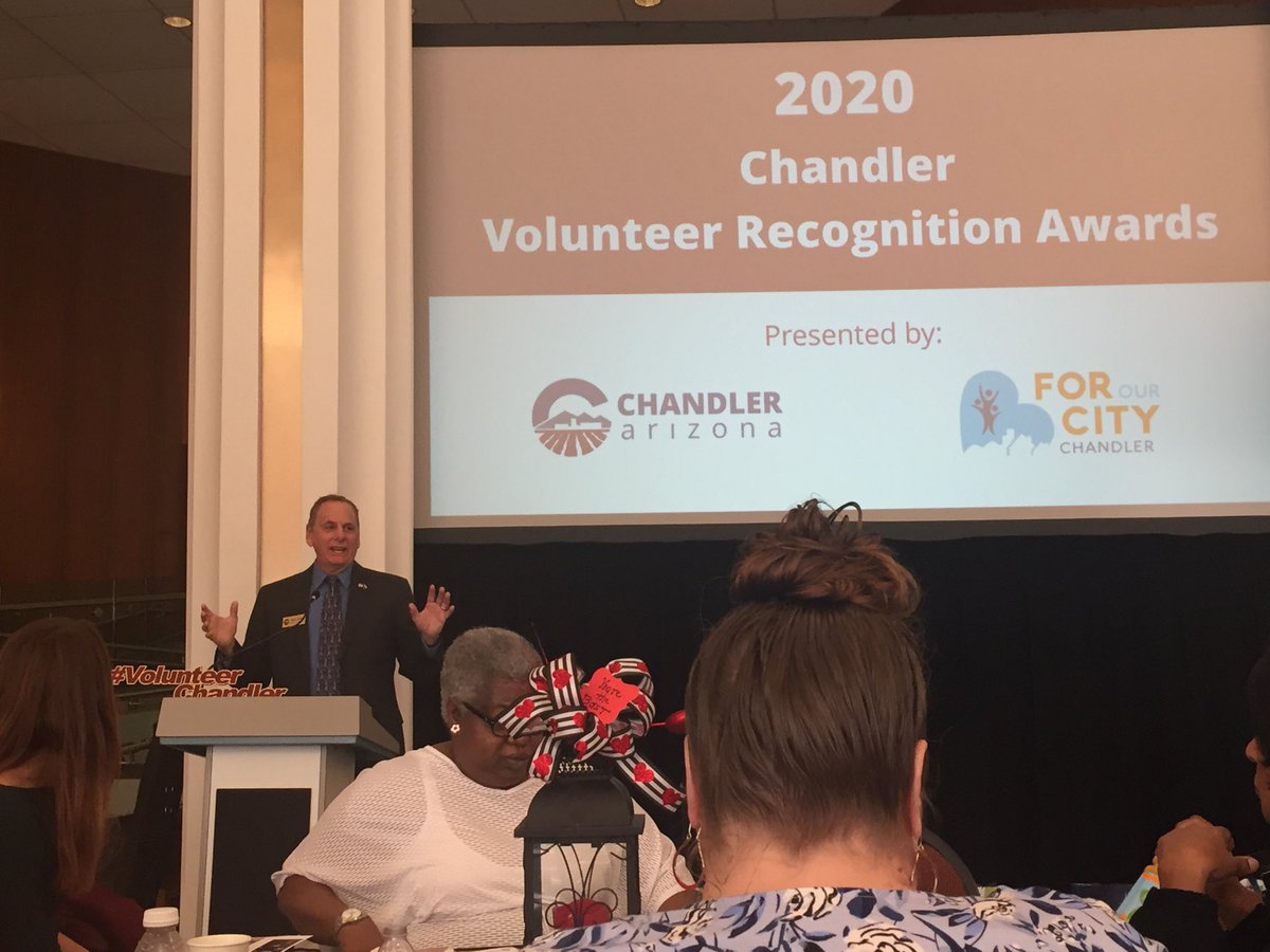 Mayor Hartke welcoming everyone to the Volunteer Recognition Awards. Thank you to all volunteers that make Chandler great. #lovechandler ⁦@cityofchandler⁩ ⁦@chandlerazmayor⁩ ⁦@roe4chandler⁩