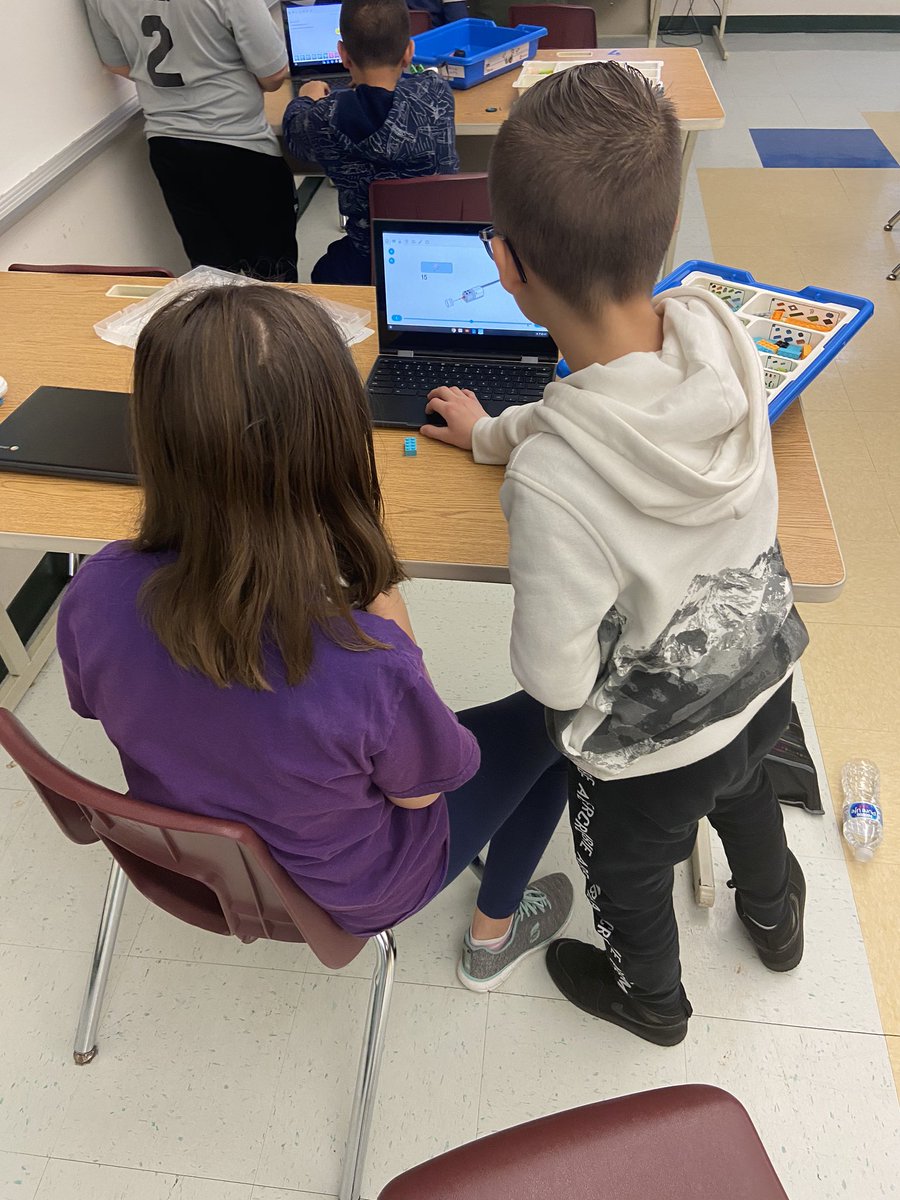 TechQueen127's tweet image. Using motors from @LEGO_Education in #technology class to create cooling fans. The students love using the WeDos!