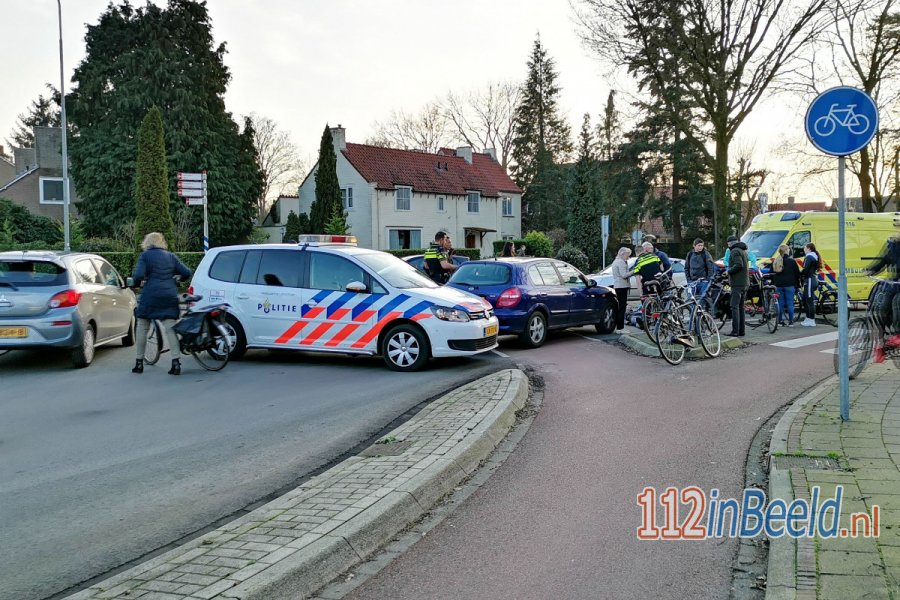 Fietser aangereden op rotonde in #Bennekom. 112 in Beeld.