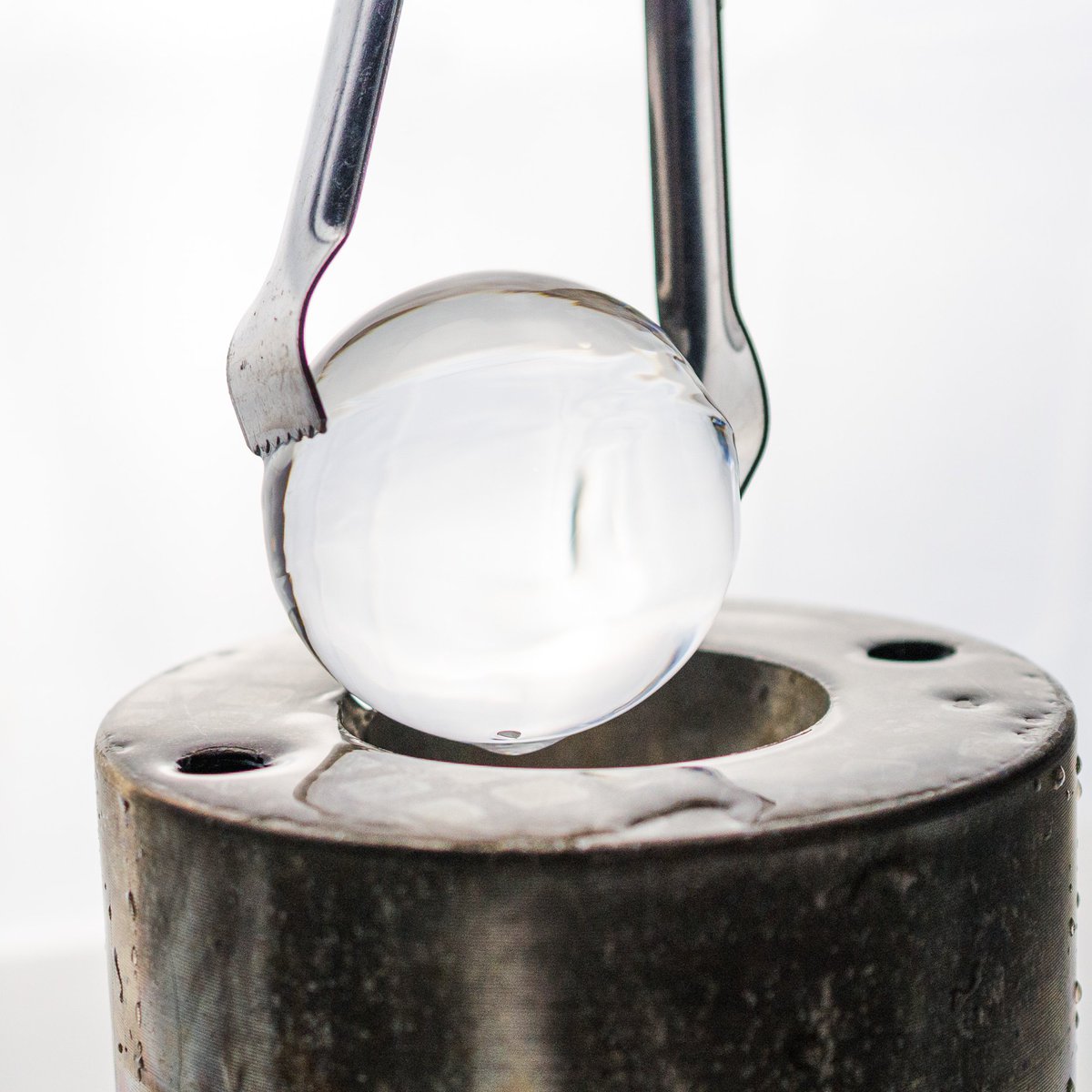 A perfect sphere every single time.🥃 <a href="/IceModern_nyc/">Ice Modern</a> 
​​​​#IceModern #Sphere #Cocktailice #Ice #nyc