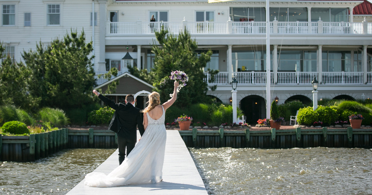 Merrimakers's tweet photo. Have you heard? Next year Merri-Makers will become the exclusive caterer at the Mallard Island Yacht Club!

Photo: Ann Coen Photography https://t.co/o4NFSdlLoB