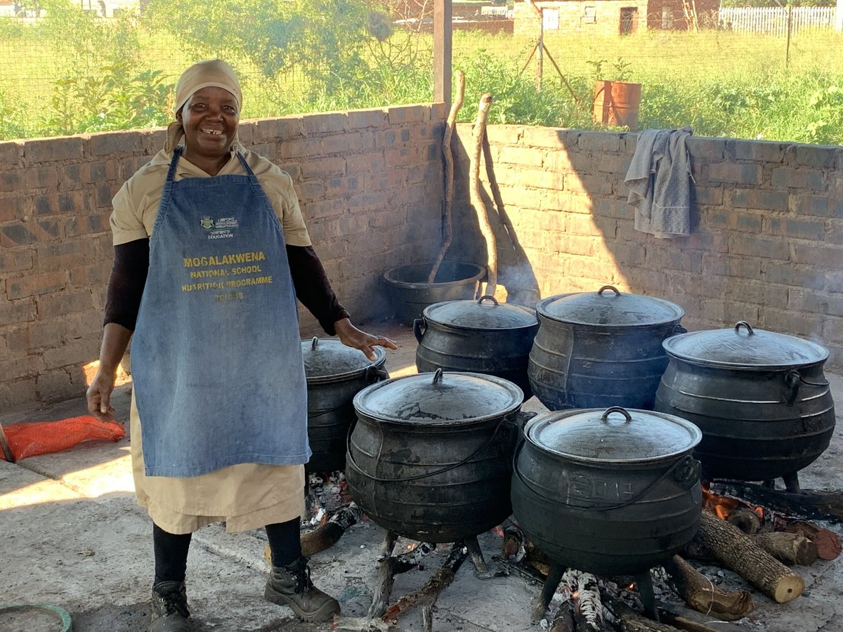 MftH's tweet photo. Greg got to spend time at Blinkwater School in South Africa with sweet children who receive our meals during their school day. Greg's favorite part was seeing their excitement for lunch time and how it fueled them up for a day of studying and playing! ❤ https://t.co/efkDWbY5kD