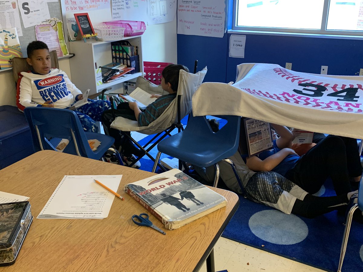reneesweaver's tweet photo. Because sometimes you just gotta DEAR 📚📚📚#chescolts https://t.co/ZhYTvjiTjC