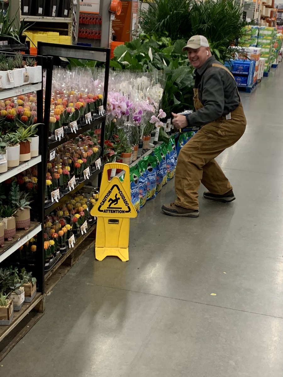 2914 Oxford MS customers buying Tropicals on a cold windy day. Great store and great store support to drive sales in 2020.