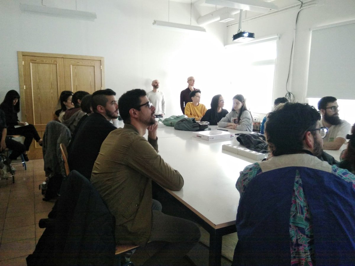 En el taller de <a href="/toormix/">Toormix</a> fomentando el trabajo en equipo y el debate.