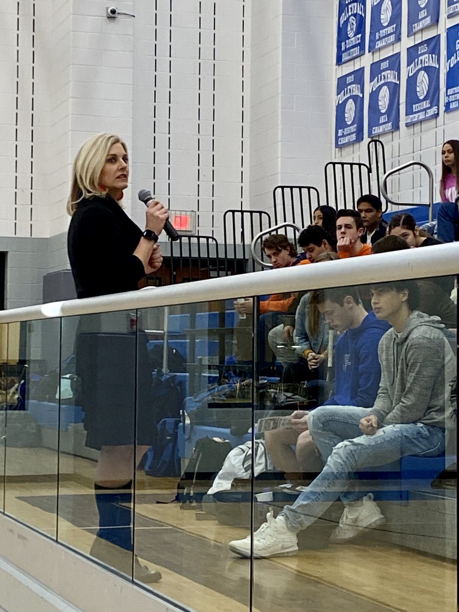 CounselorVAHS's tweet photo. #RYLATalks #GoPayton #LeadershipVAHS https://t.co/UBWyg5O8Q7