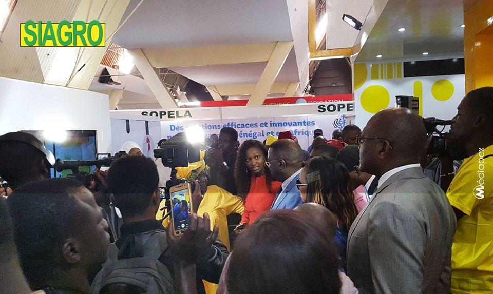 SiagroOfficiel's tweet photo. Espace de rencontres des #professionnels et acteurs de l’#Agro-alimentaires et l’Agro-#business avec, à son actif 21 ans d’existence, le #SIAGRO contribue obstinément au développement de l’Agro-alimentaire en #Afrique.
https://t.co/3kt1xNdZ2I #kebetu #senegal #dakar https://t.co/j2ZMMh3cVJ