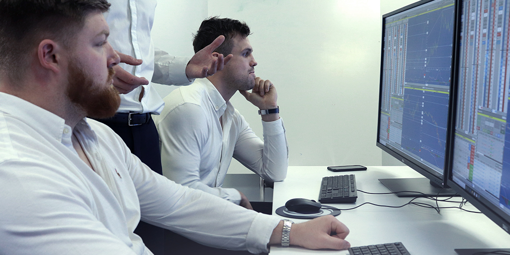 the_ZISHI's tweet photo. We recently had the pleasure of welcoming @jackclifford93 England international and #Harlequins player and @JackOwlett from #Wasps for a ZISHI trading workshop. Contact info@thezishi.com for more information on our #dualcareerdevelopment programme. #ZISHI #Trading #LearnToTrade https://t.co/saIwN1SBqe