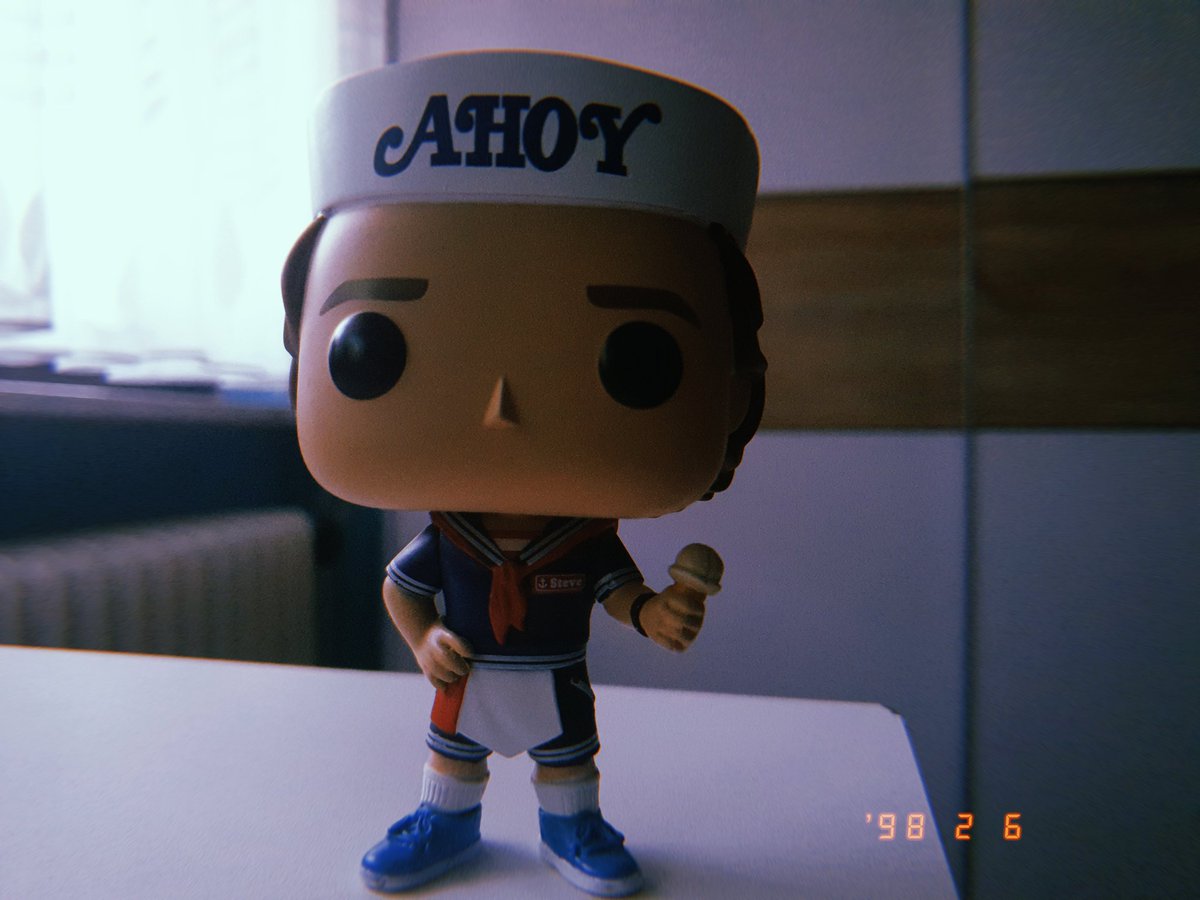 keeryleclerc's tweet photo. Finally the ahoy crow is mine 🤩 #strangerthings #steveharrington #robinbuckley #StrangerThings4 #joekeery #mayahawk https://t.co/vRJz3rd0FR