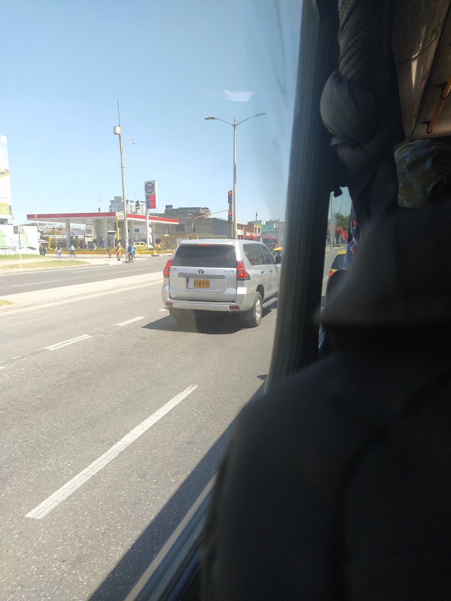 Evadiendo el día sin carro, se supone que este tipo de vehículos no deberían transitar hoy?