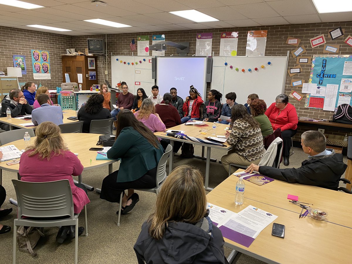 keefs727's tweet image. “The love and the attention of our teachers at BLHS makes all the difference.” “We prefer PL because we can learn in different ways.” Knowing your students matters and impacts learning! #personalizeSC @PersonalizeSC @Bates_Lees_HS @sonyabryant