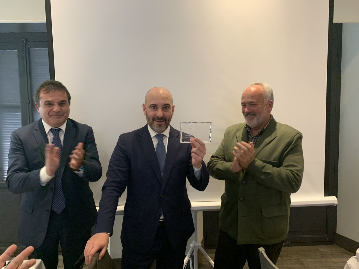 foroeys's tweet photo. Hoy Jaime Ordóñez @ordoezjaime con “Un largometraje con sabor a  Málaga, una ciudad de película" interviene en el nuestro almuerzo. Gracias a @EscuelaESESA @iuriscatedra https://t.co/WUfheKcQSB