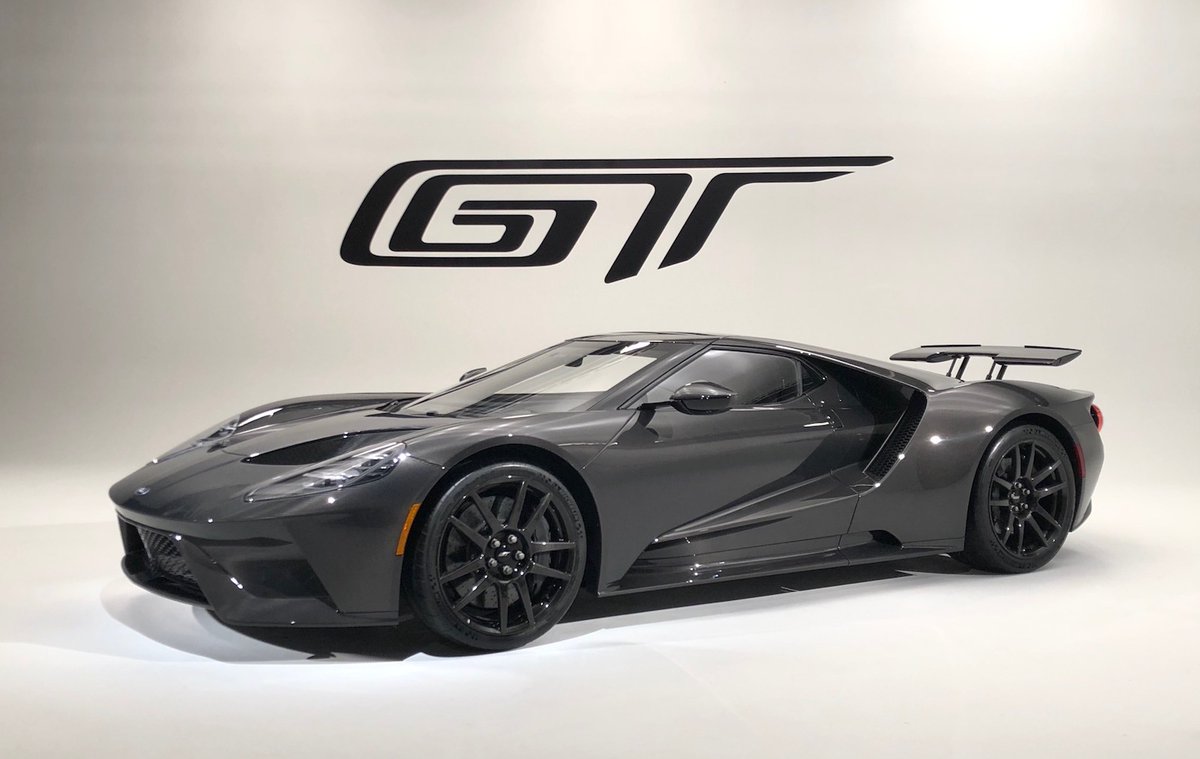 #Ford unveils the 2020 #GT bumping hp to 660, titanium exhaust now standard, new limited-edition "Liquid Carbon" exposed carbon fiber body. Pricing starts at $500K. Liquid Carbon option adds $250K pushing the total up to $750k. 
- <a href="/Car_Sick_Nick/">Nick Cavanaugh</a>