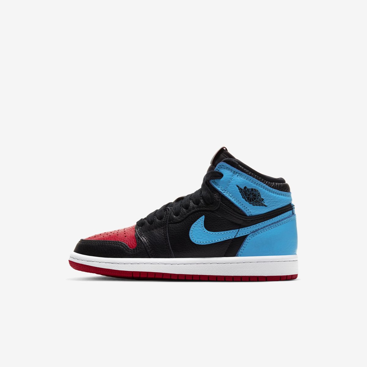 UNC to Chicago” Jordan 1 Retro 