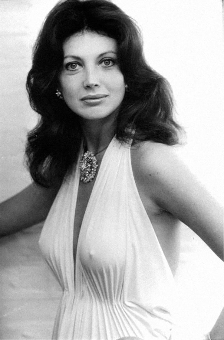 Actress Gayle Hunnicutt is 77. Happy Birthday!!     