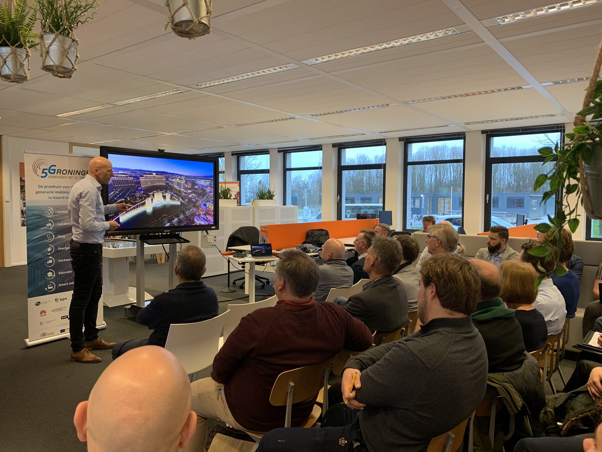 dsh_hanze's tweet photo. De magie van Internet of Things, praktische voorbeelden vanuit @Naltacom en cybersecurity tijdens #5GMasterClass. Dank @JanVantKatDell , @hwveldhuis & @skerkhoffs van @DellEMC voor het delen van jullie kennis met de 60 aanwezige deelnemers. @dsh_hanze @5Groningen @CIT_RUG https://t.co/O6R2mG61RB