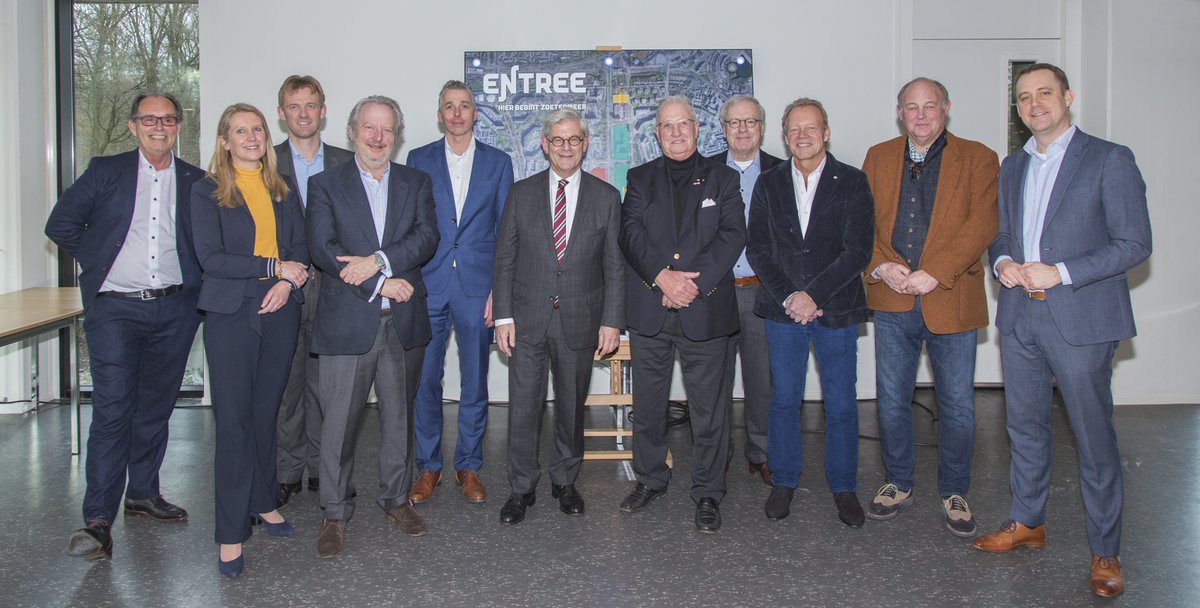 Gisteren, 5 februari, was de dag dat de samenwerkingsovereenkomst Entree door de gemeente en zeven partners werd ondertekend. Met deze ondertekening zijn we officieel gestart met de ontwikkeling van de gezondste wijk van de randstad: #Entree #Zoetermeer 🌿🏢🏡