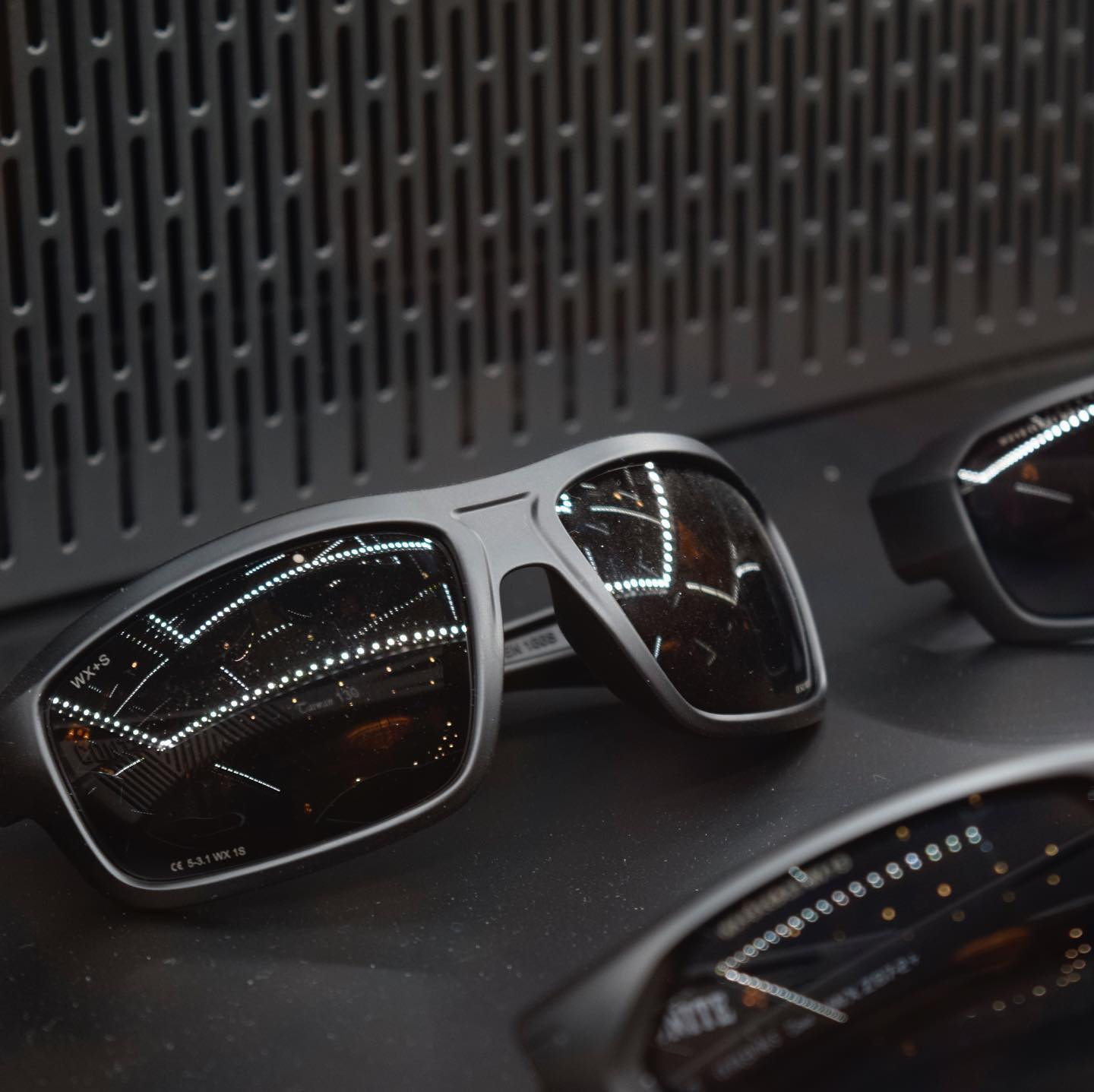 Descubrir 107+ imagen are oakley gascans z87 approved Thptnganamst.edu.vn